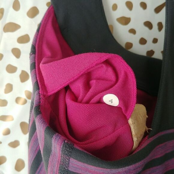 LuLulemon Scoop Fitness Tank Top Stripe Size 4 Purple Pink - Picture 6 of 6